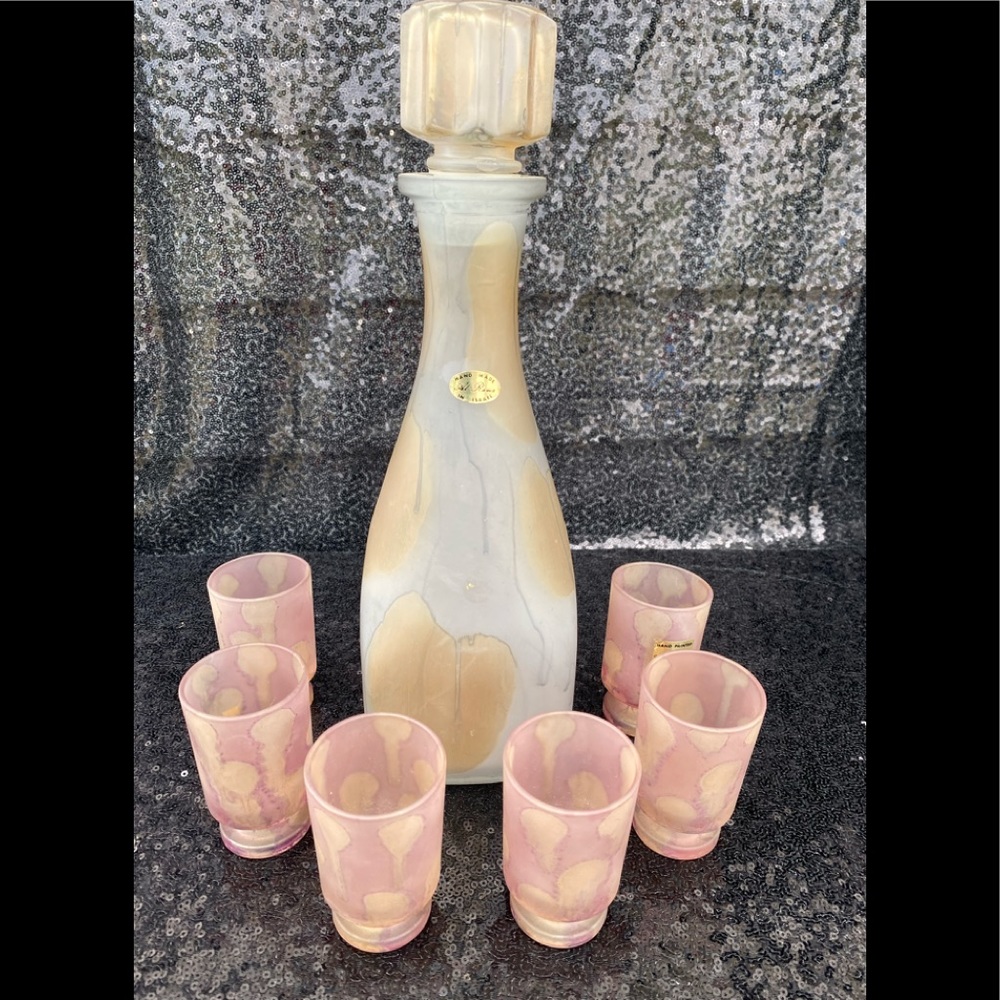 Decanter & 6 Shot Glasses